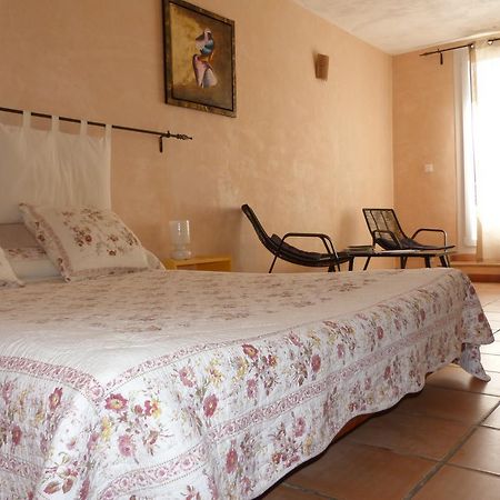 Le Mas De Pie Caud Bed & Breakfast Rognes Bagian luar foto