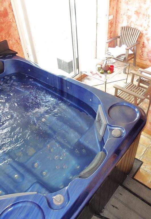 Le Mas De Pie Caud Bed & Breakfast Rognes Bagian luar foto