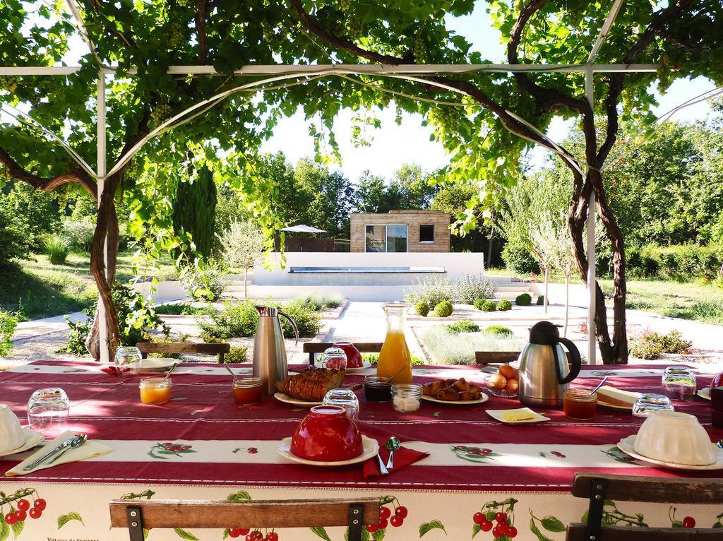 Le Mas De Pie Caud Bed & Breakfast Rognes Bagian luar foto