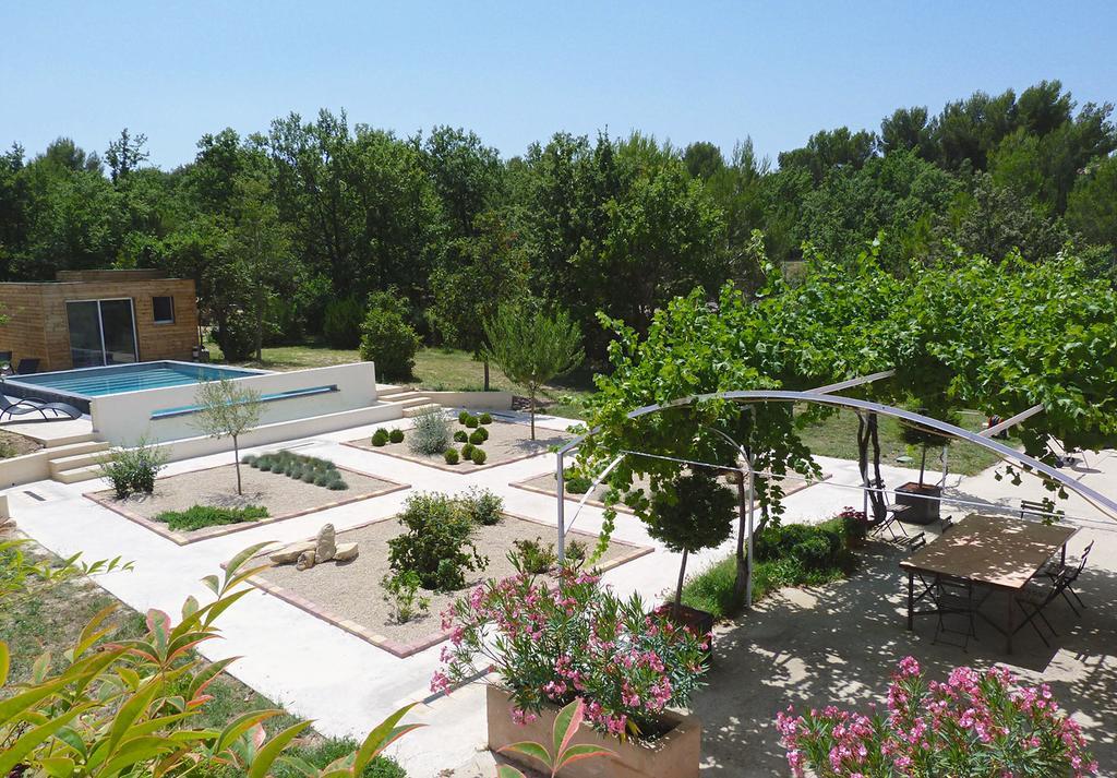 Le Mas De Pie Caud Bed & Breakfast Rognes Bagian luar foto
